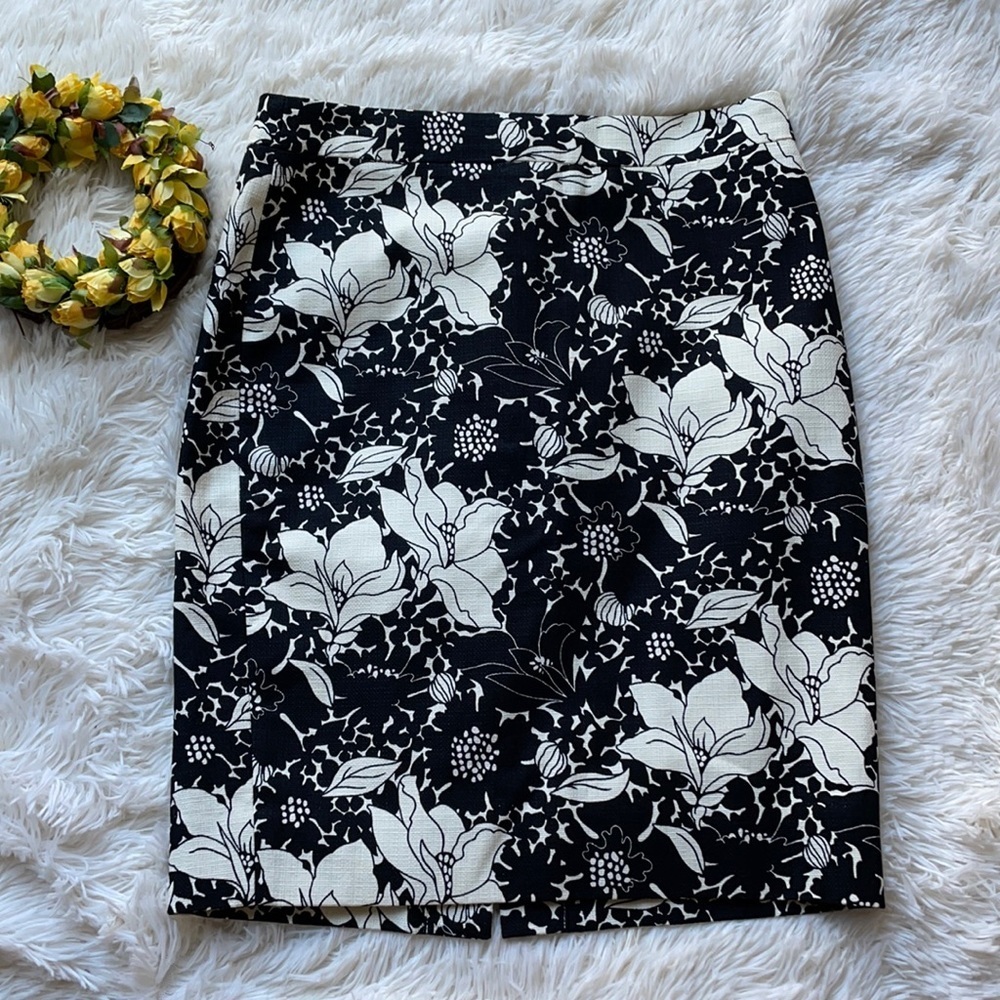 J. Crew 0 Black/Ivory classy lined The Pencil Skirt Black & White Floral heavy